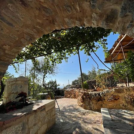 Láyia Find Your Peace In A Traditional Country House!! מראה חיצוני תמונה