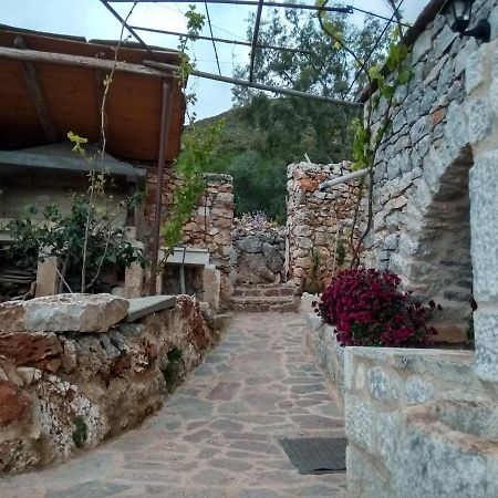 Láyia Find Your Peace In A Traditional Country House!! מראה חיצוני תמונה