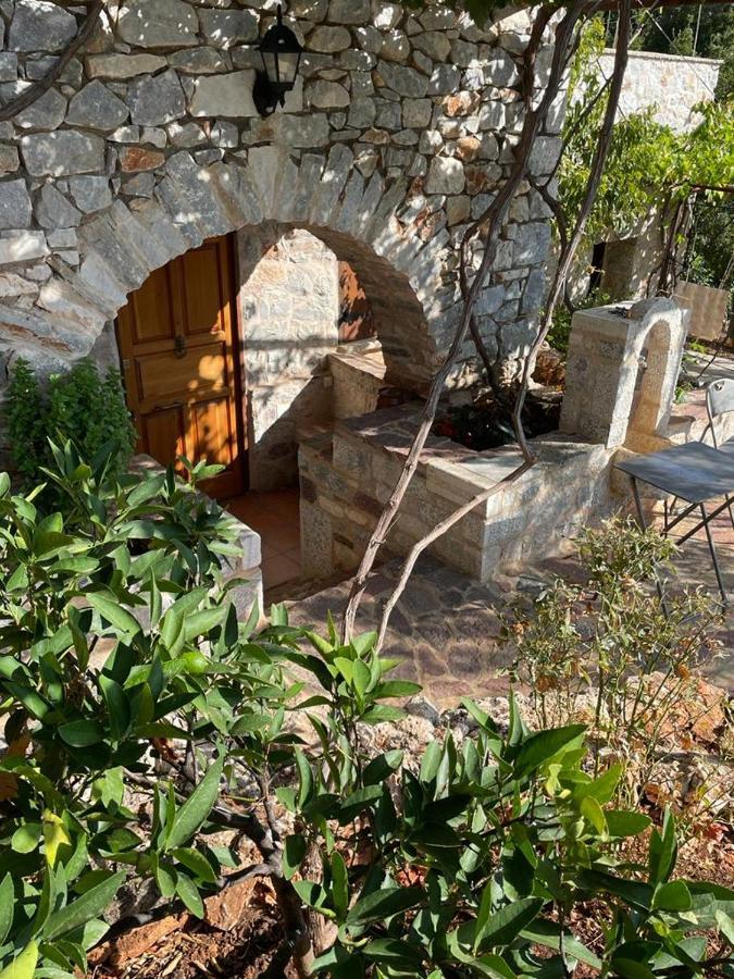 Láyia Find Your Peace In A Traditional Country House!! מראה חיצוני תמונה