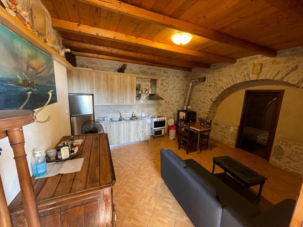 Láyia Find Your Peace In A Traditional Country House!! מראה חיצוני תמונה