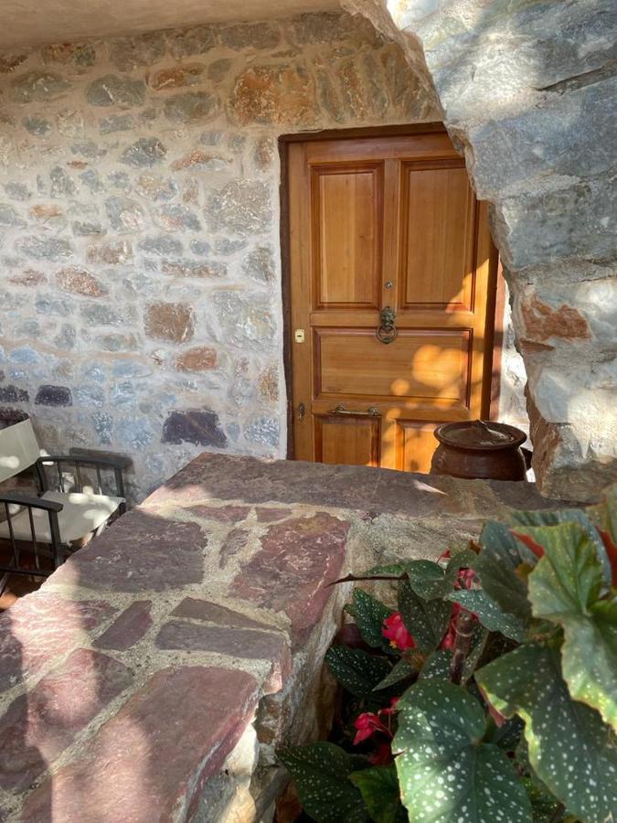 Láyia Find Your Peace In A Traditional Country House!! מראה חיצוני תמונה