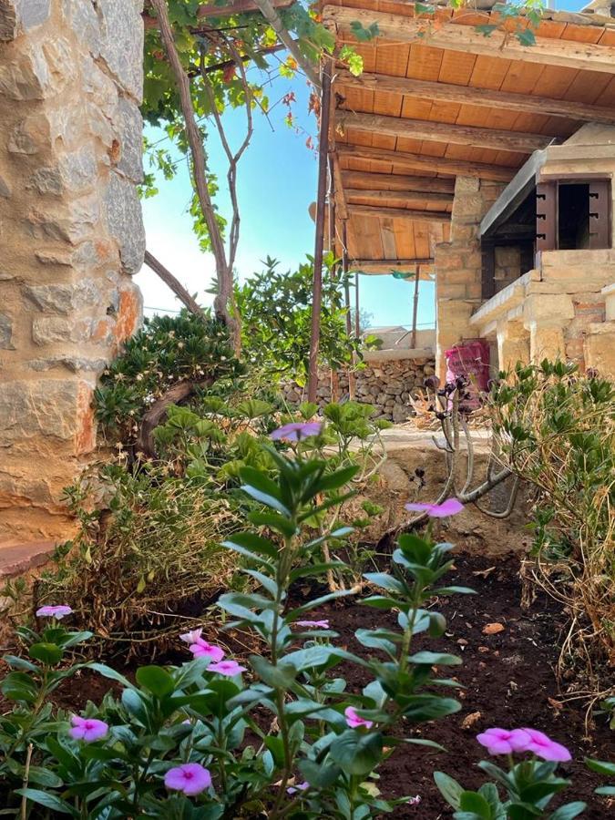 Láyia Find Your Peace In A Traditional Country House!! מראה חיצוני תמונה