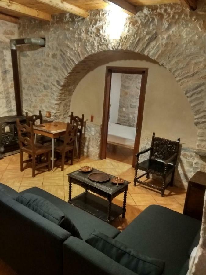 Láyia Find Your Peace In A Traditional Country House!! מראה חיצוני תמונה
