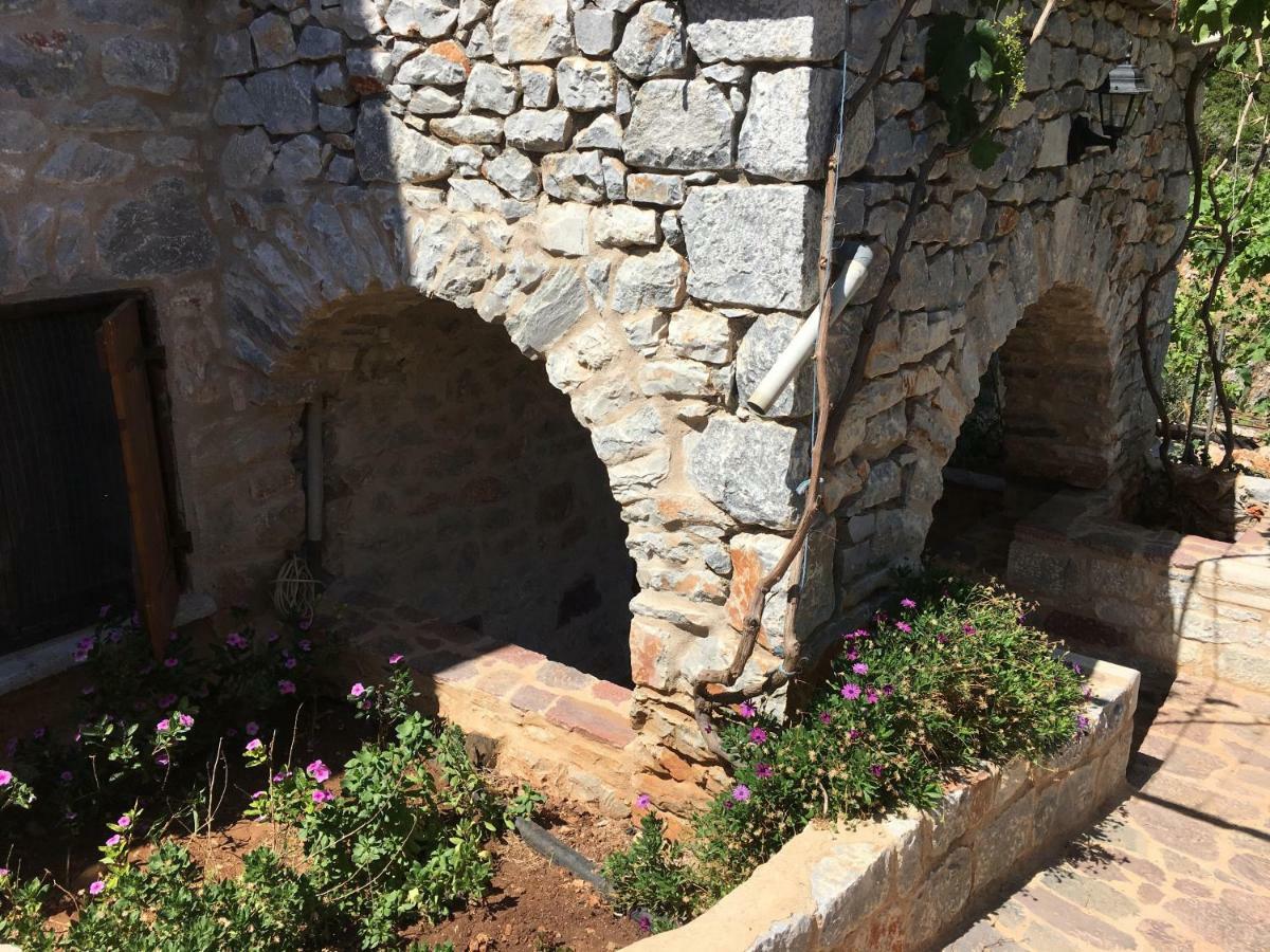 Láyia Find Your Peace In A Traditional Country House!! מראה חיצוני תמונה